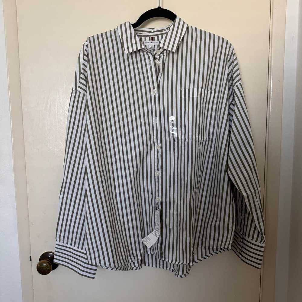Tommy Hilfiger Women’s green striped relaxed fit button down shirt size L NWT